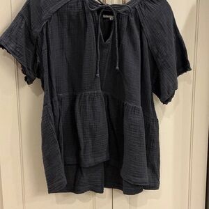 Women’s short sleeve navy gauze top. Size medium